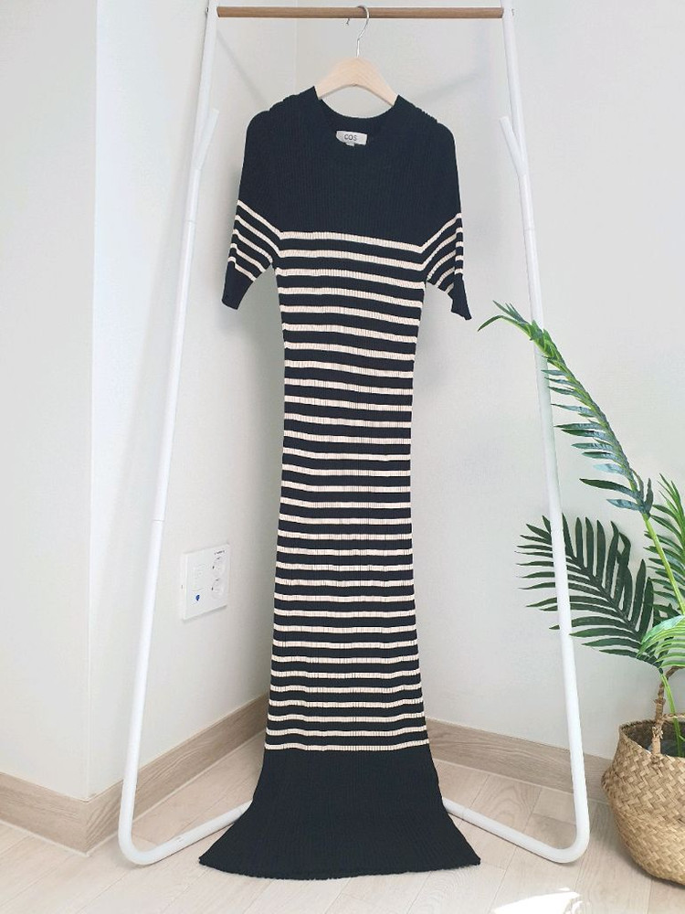 코스cos 스트라이프 골지니트 반팔롱원피스 이미지