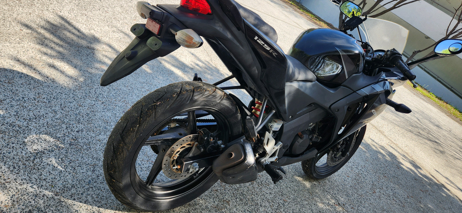 혼다 cbr125 레이싱 오토바이 스쿠터 바이크 검정 라이더 이미지