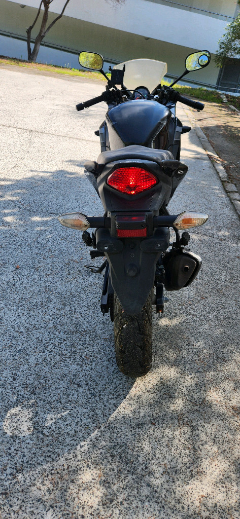 혼다 cbr125 레이싱 오토바이 스쿠터 바이크 검정 라이더 이미지