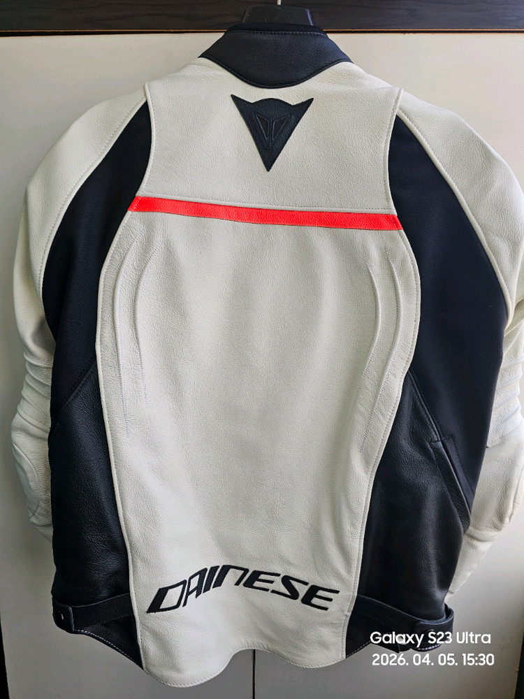 다이네즈 레이싱4 자켓 이미지