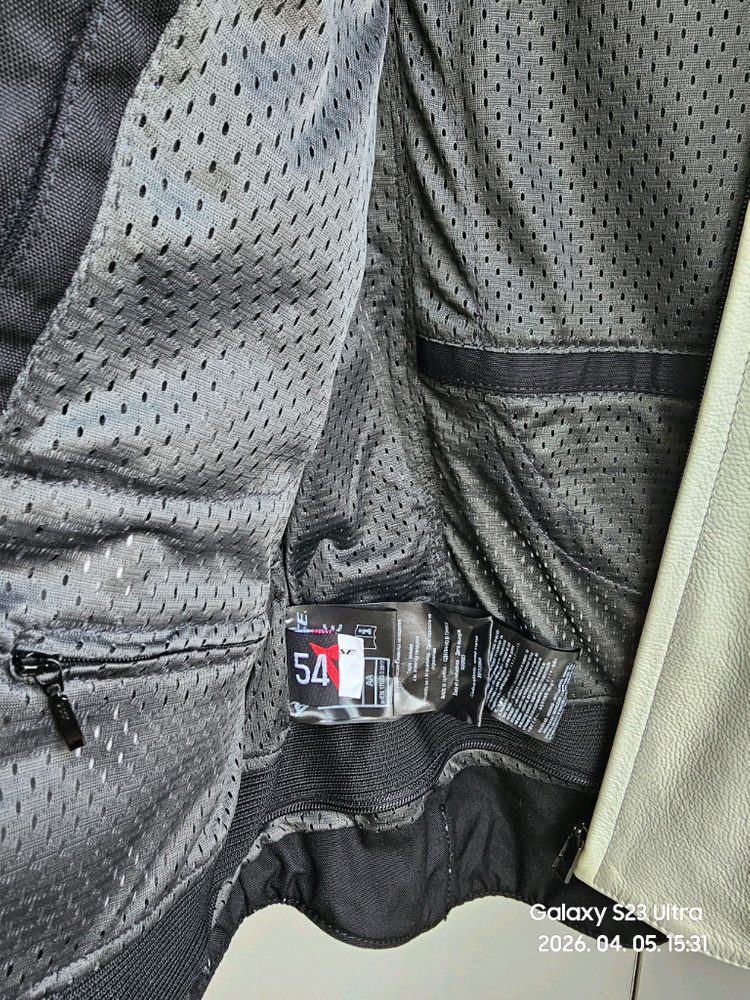 다이네즈 레이싱4 자켓 이미지