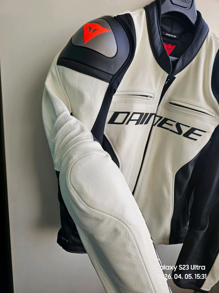 다이네즈 레이싱4 자켓 이미지