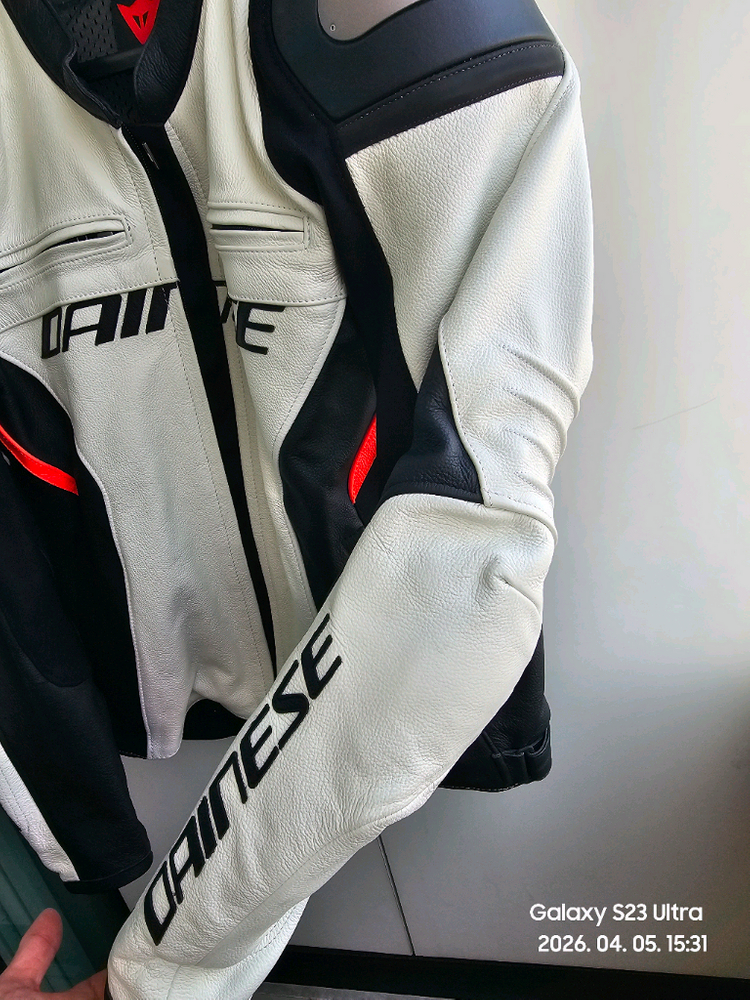 다이네즈 레이싱4 자켓 이미지