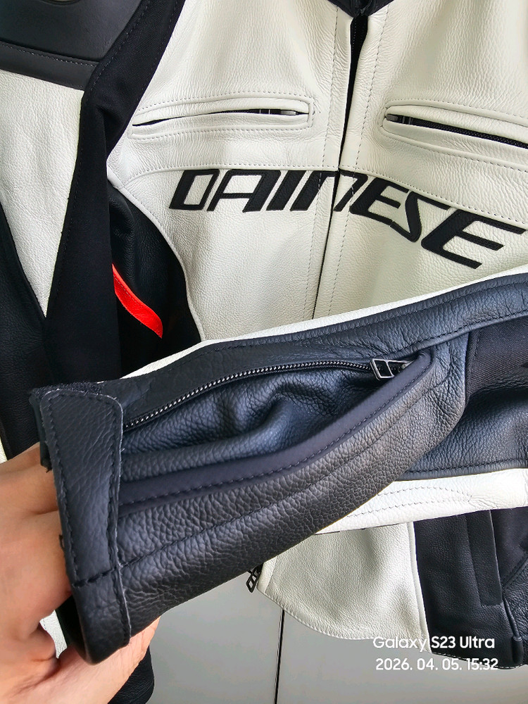 다이네즈 레이싱4 자켓 이미지