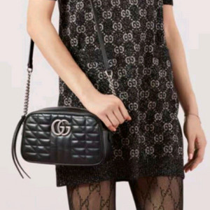 구찌 마몽 크로스백/숄더백 스몰 새상품급 정품(감정서O)프라다루이비통디올고야드샤넬셀린느보테가생로랑발렌시아가버버리가방 이미지