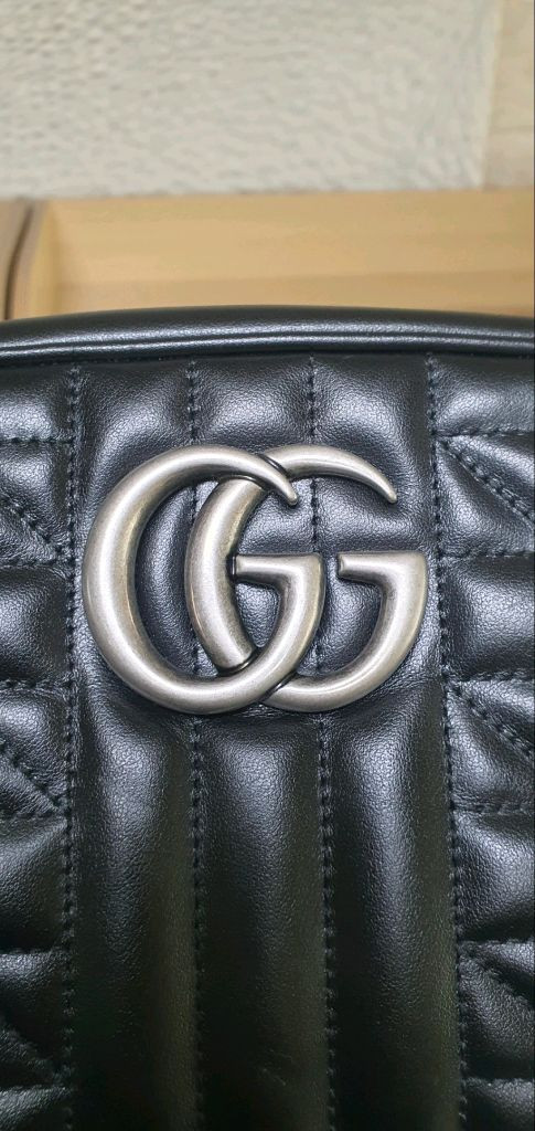 구찌 마몽 크로스백/숄더백 스몰 새상품급 정품(감정서O)프라다루이비통디올고야드샤넬셀린느보테가생로랑발렌시아가버버리가방 이미지