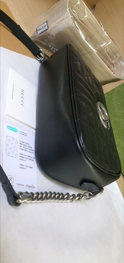 구찌 마몽 크로스백/숄더백 스몰 새상품급 정품(감정서O)프라다루이비통디올고야드샤넬셀린느보테가생로랑발렌시아가버버리가방 이미지