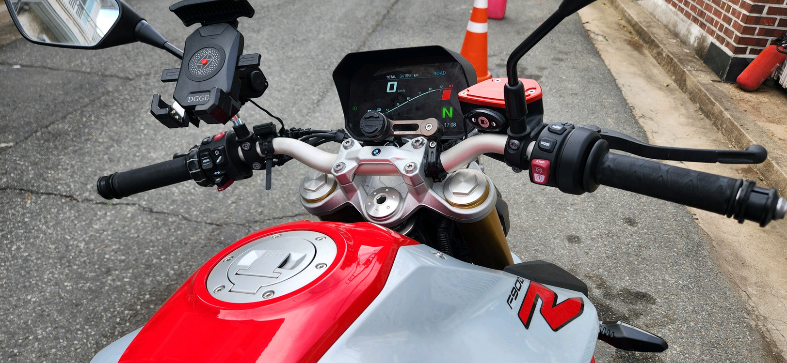 BMW F900R 2021년 3만4천 오토바이 바이크 라이더 스쿠터 네이키드 소리 들으면 뻗음 개인 깔끔 이미지