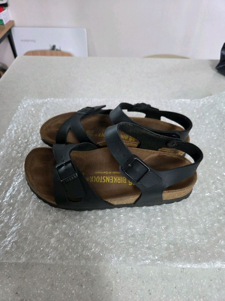 버켄스탁 리오 샌들 230(36) 이미지