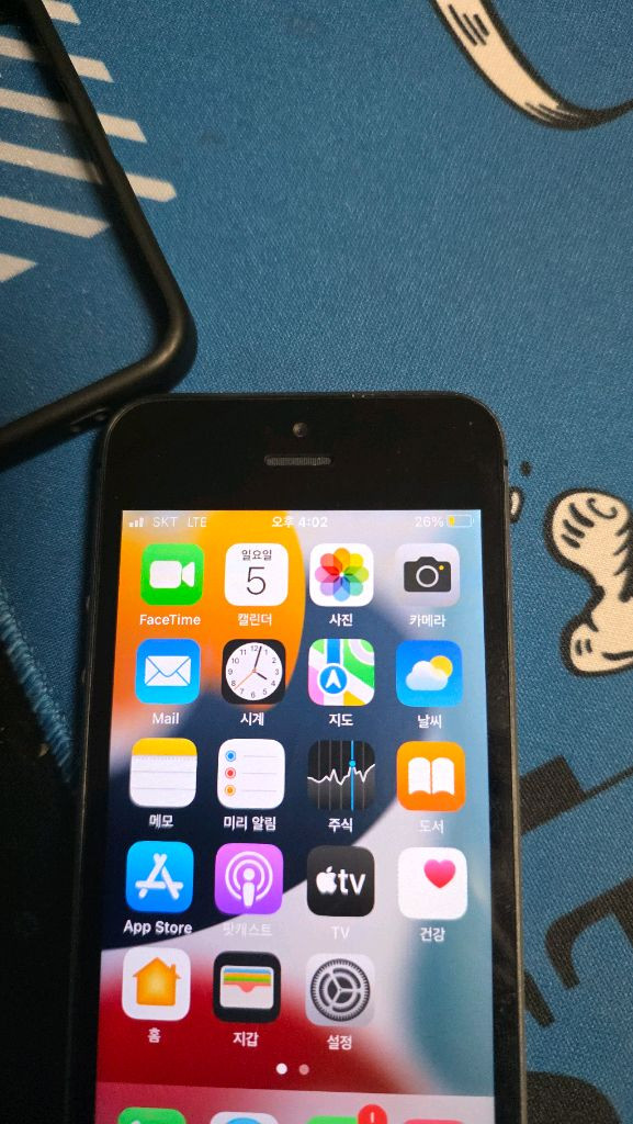 아이폰 se1 배터리100 기스X 유심등록됨 팔아요 이미지