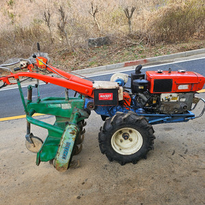 대동경운기 (10마력. 키시동겸용. 직접분사식) 이미지