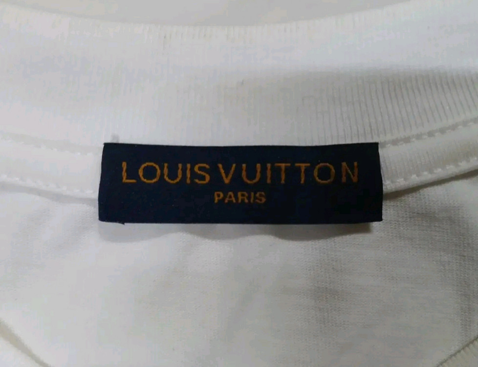 루이비통 쿠사마야요이 한정판 반팔 티셔츠 L 사이즈 (샤넬 구찌 프라다 펜디 에르메스 디올 버버리) 이미지