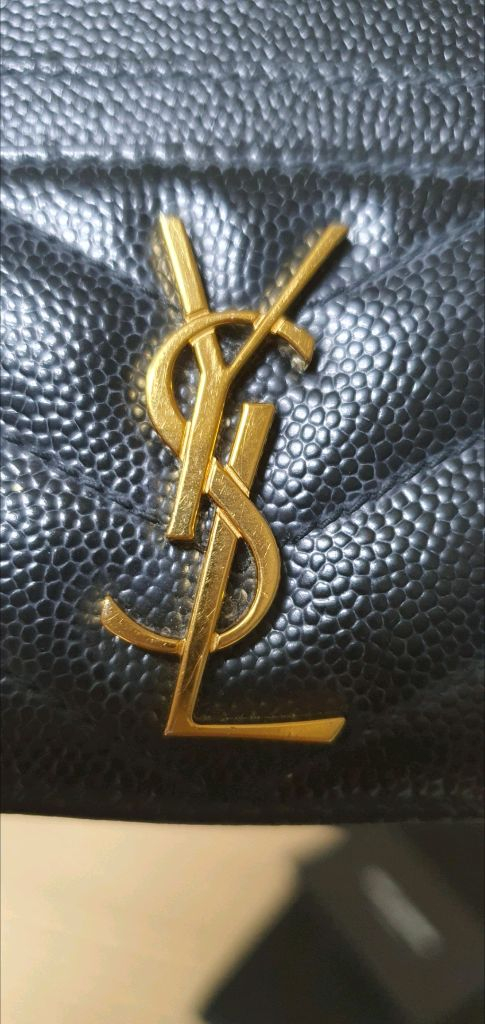 입생로랑 생로랑 카드지갑 금장 정품A급(감정O)구찌프라다루이비통디올고야드샤넬셀린느보테가버버리발렌시아가가방 이미지