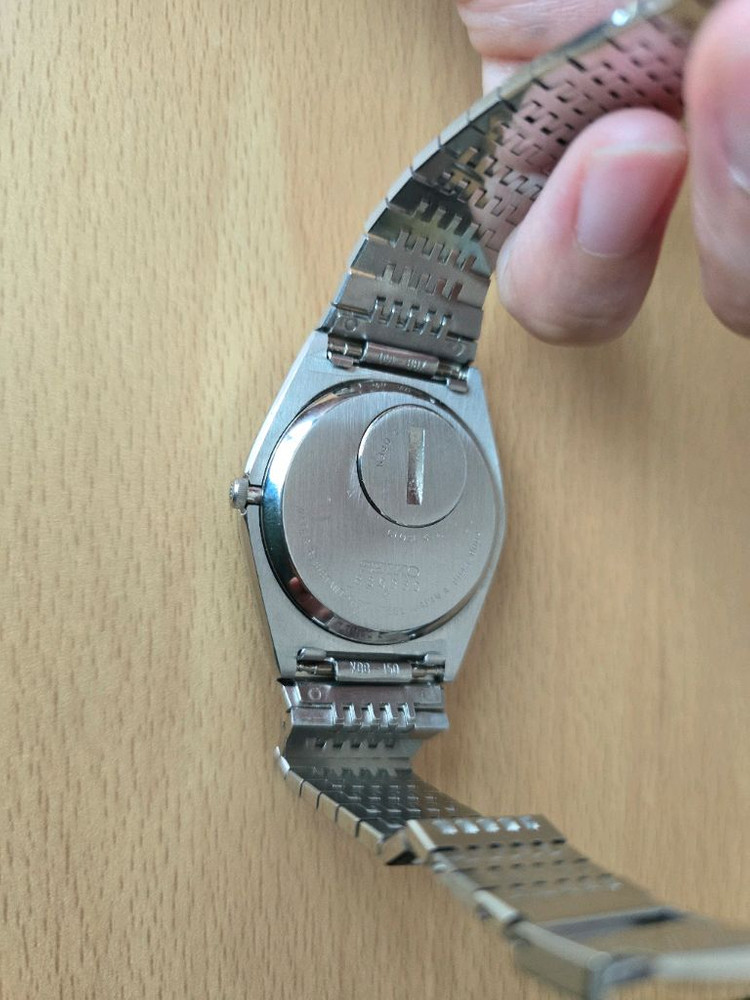 세이코 그랜드쿼츠 9943-800a 이미지