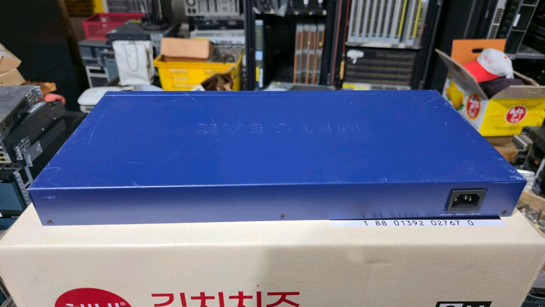NETGEAR GS724T v4 기가비트 스위치허브 이미지