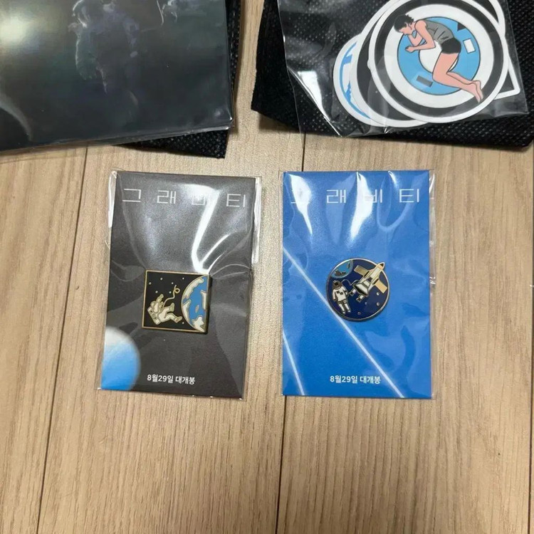 그래비티 2018 아이맥스 4DX 포스터 스페셜티켓아트카드 영화패키지뱃지 이미지