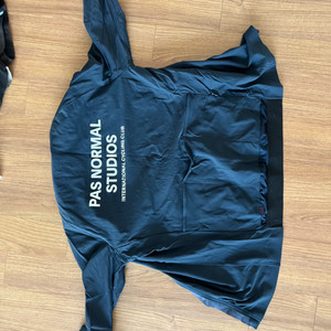 파스노말스튜디오 긴팔 져지 이미지