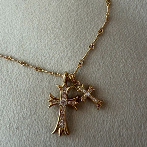 크롬하츠18k 골드 크로스 목걸이 이미지