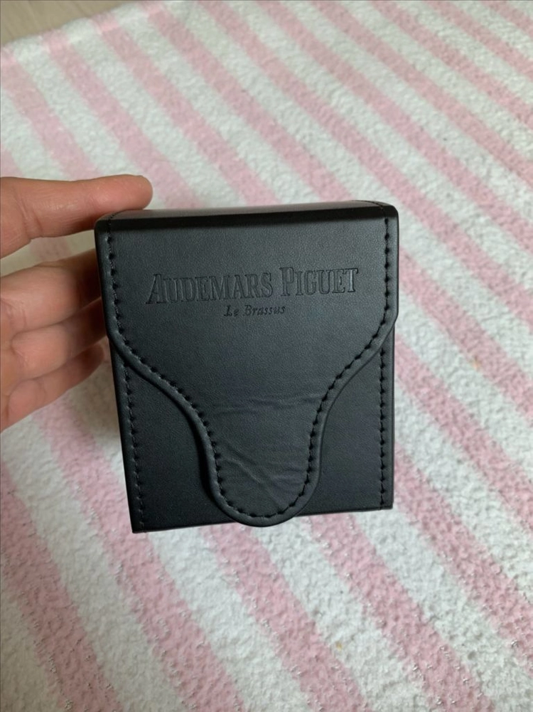 오데마피게 휴대용 시계 파우치 케이스 이미지