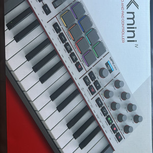 아카이 mpk mini 4 이미지