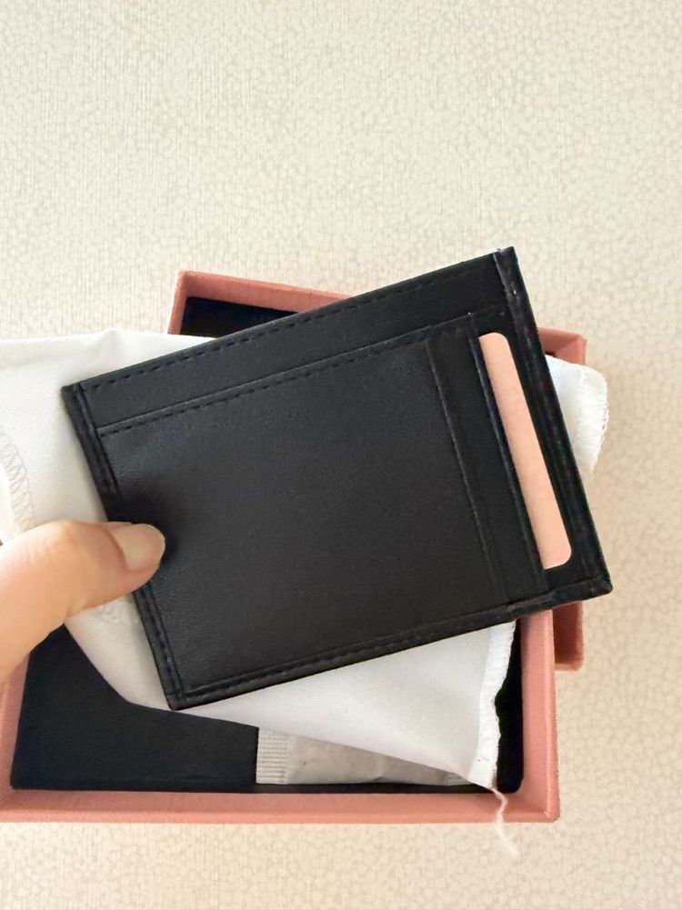 여성 카드지갑 이미지