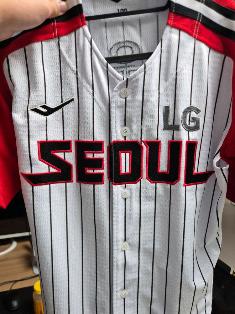 LG트윈스 고우석 선수 어센틱 유니폼 이미지