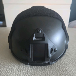 택티컬 전술용 검정 헬멧 이미지