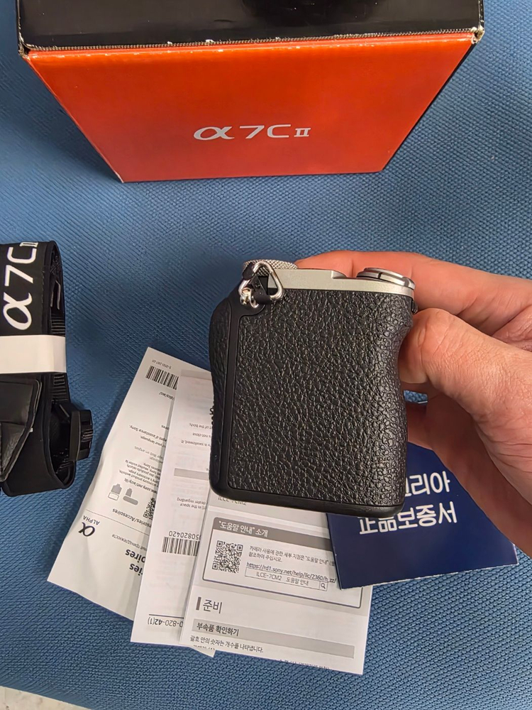 소니a7c2 번들킷실버 만컷대 상태좋은바디렌즈판매합니다 이미지