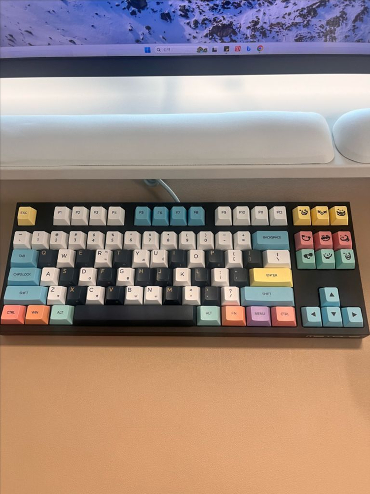 레어템) 엠스톤 저소음 밀키축 예쁜 커스터마이징 키감 좋은 키보드 이미지
