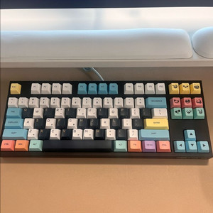 레어템) 엠스톤 저소음 밀키축 예쁜 커스터마이징 키감 좋은 키보드 이미지