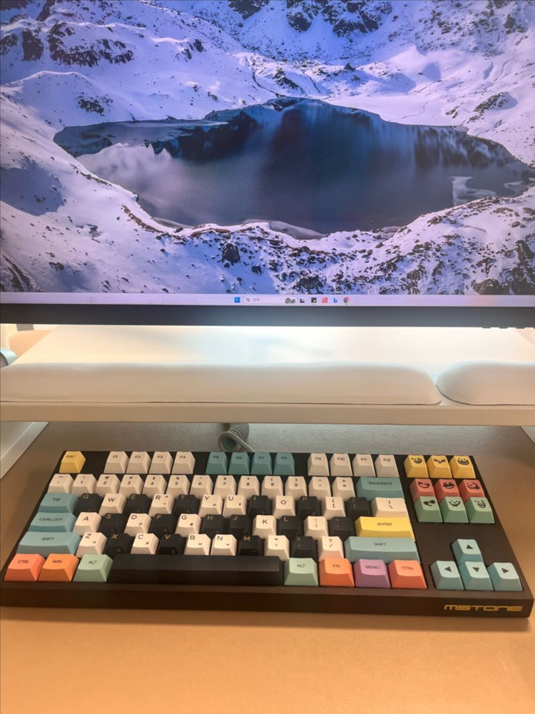 레어템) 엠스톤 저소음 밀키축 예쁜 커스터마이징 키감 좋은 키보드 이미지