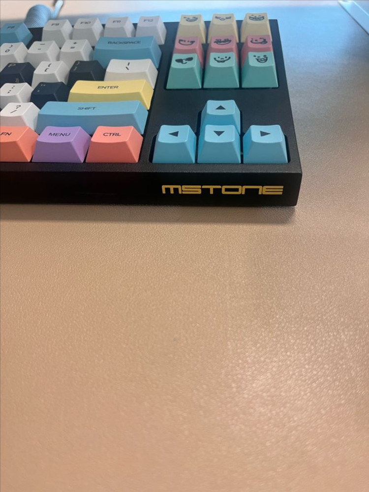레어템) 엠스톤 저소음 밀키축 예쁜 커스터마이징 키감 좋은 키보드 이미지