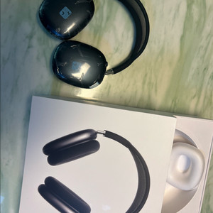 에어팟 맥스 미드나이트 c핀 이미지