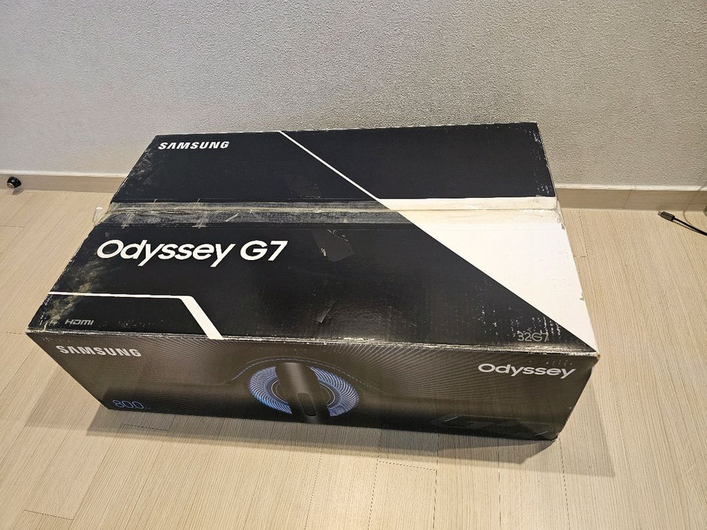 삼성전자 오디세이 G7 32인치 qhd 240Hz 게이밍 커브드 모니터 박스풀구성 이미지