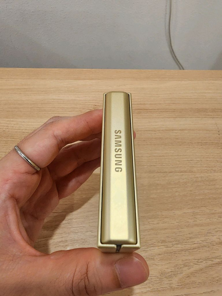 부산 갤럭시 z플립6 256GB 무상보증 1년 가능 서브폰 공기계 판매 이미지