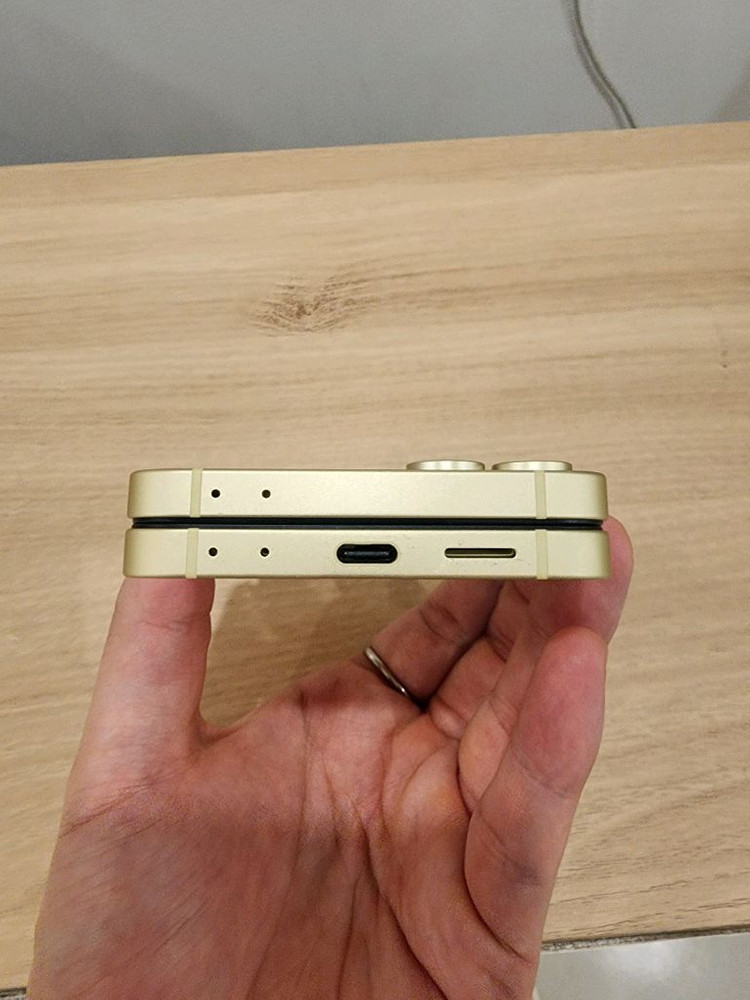 부산 갤럭시 z플립6 256GB 무상보증 1년 가능 서브폰 공기계 판매 이미지