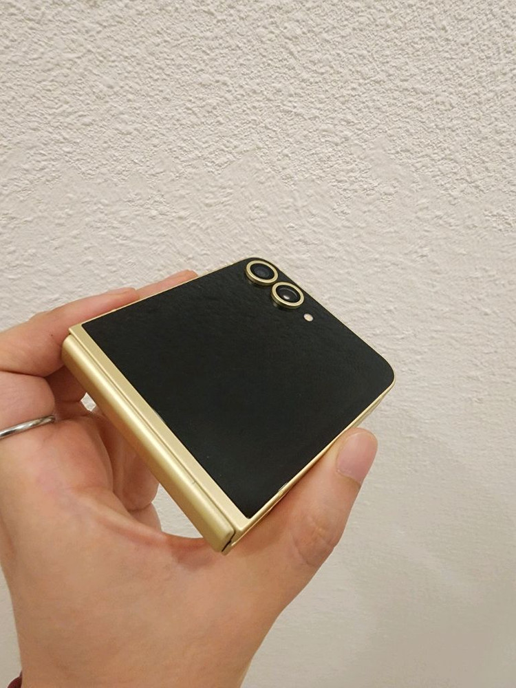 부산 갤럭시 z플립6 256GB 무상보증 1년 가능 서브폰 공기계 판매 이미지