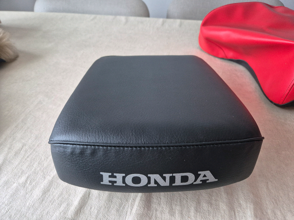 슈퍼커브 텐덤시트, 시트커버 이미지