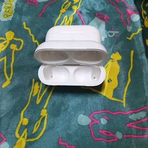 에어팟 프로 1세대 본체 이미지