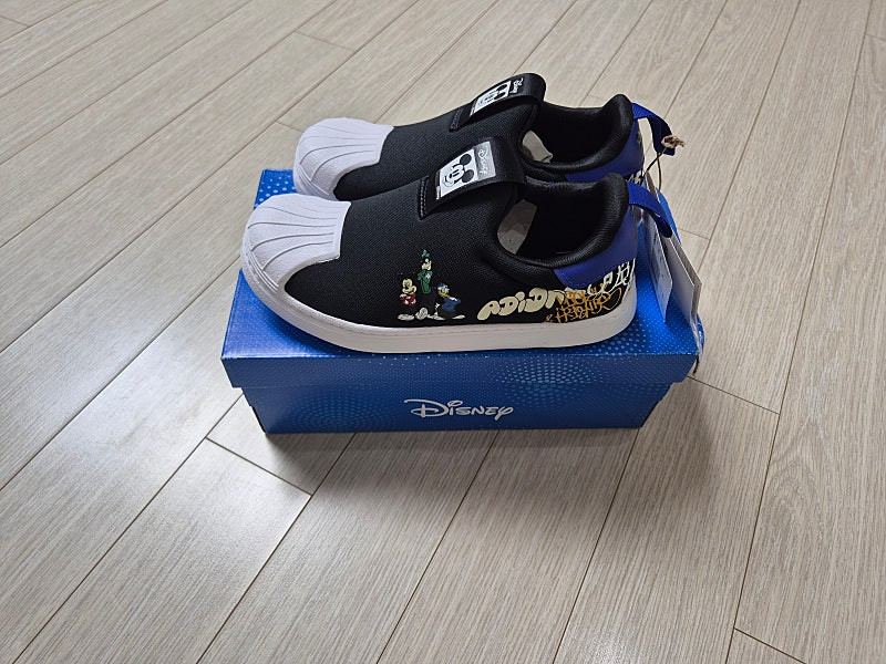 정가 99,000원 새제품 아디다스 키즈 슈퍼스타 360 끈없는 신고벗기 편한 4계절운동화 사이즈 210. 이미지