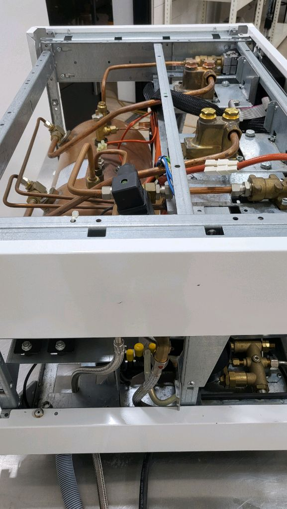 콘티 레브 커피머신과 벨로즈 자동 그라인더 포함 이미지