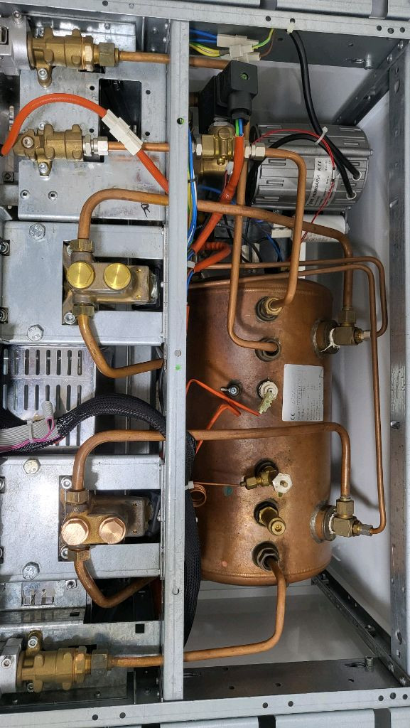 콘티 레브 커피머신과 벨로즈 자동 그라인더 포함 이미지