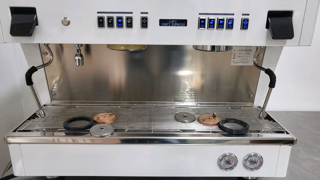 콘티 레브 커피머신과 벨로즈 자동 그라인더 포함 이미지