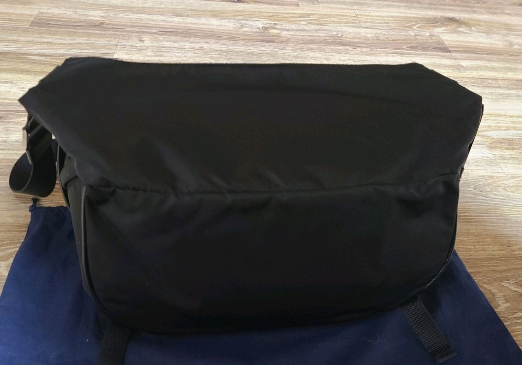 프라다 바이커백 라지 크로스백메신저백숄더백명품가방힙색벨트백팩 구찌루이비통발렌시아가보테가디올셀린느에르메스생로랑 이미지