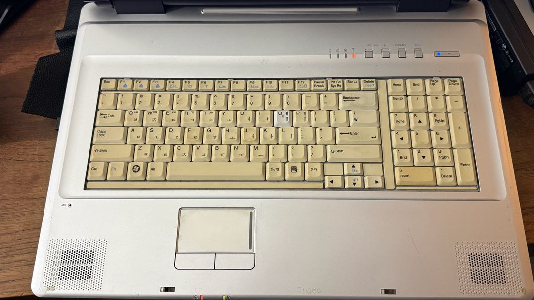 LG Xnote S900 19인치 레트로 노트북 이미지