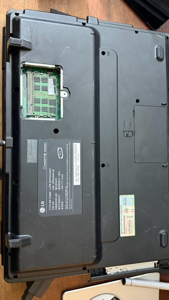 LG Xnote S900 19인치 레트로 노트북 이미지