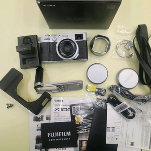 후지 X100VI 28.03월보증 300컷 신품급 풀악세사리 판매합니다 이미지