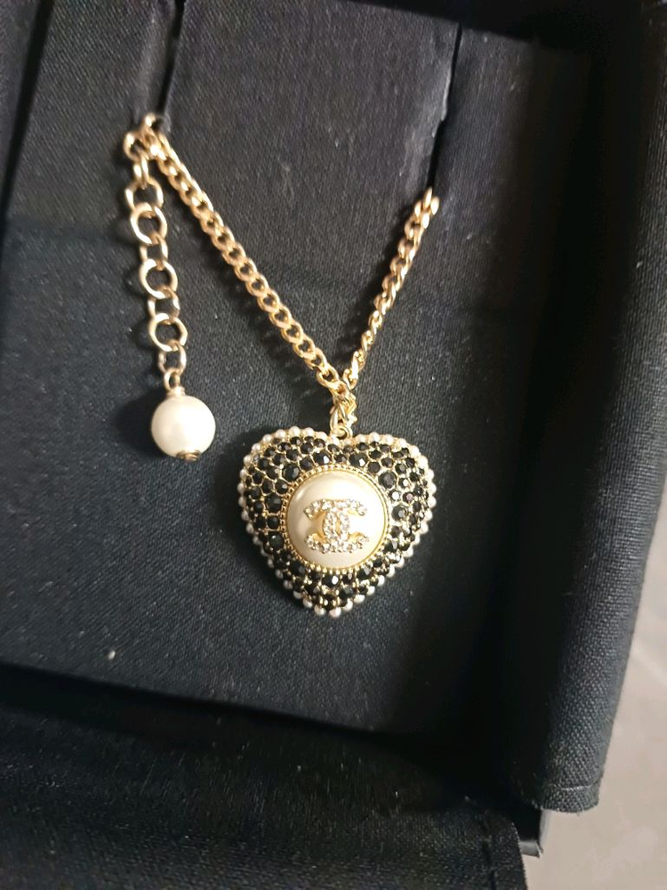 샤넬 업사이클링 목걸이 이미지