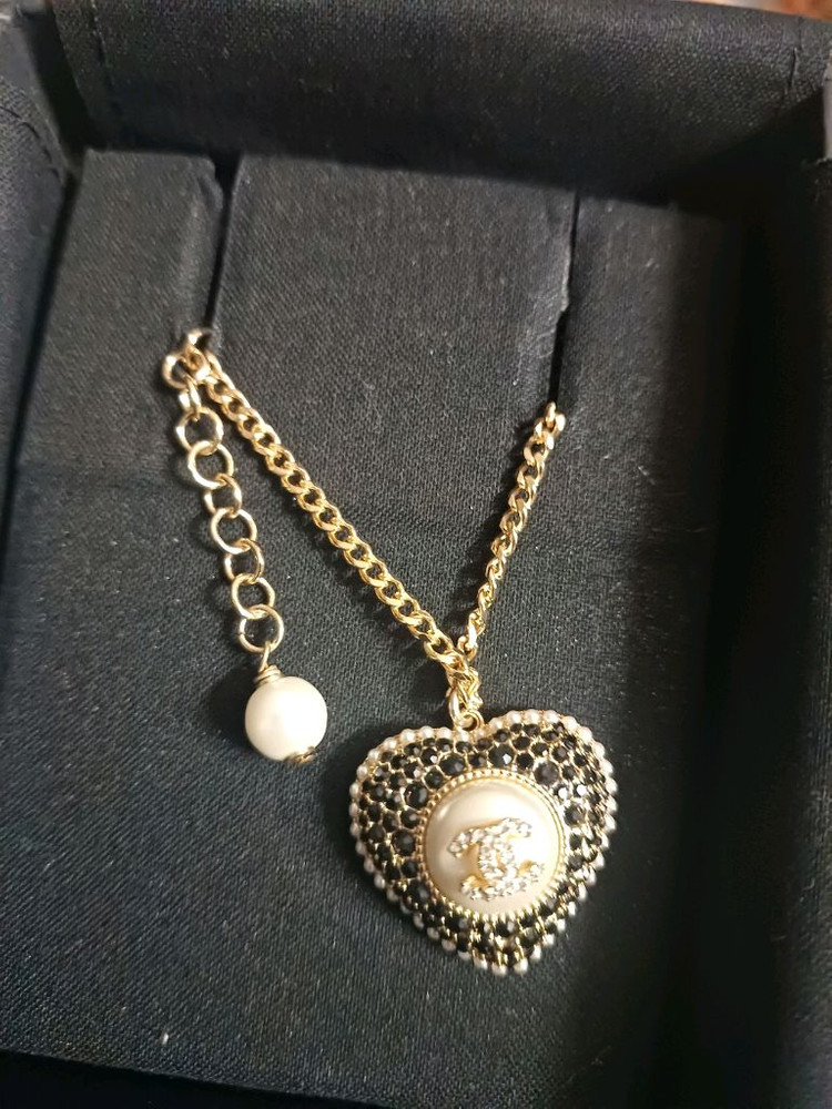 샤넬 업사이클링 목걸이 이미지