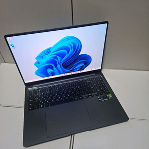 삼성 갤럭시북3 울트라 NT960XFH 16인치 i7/램16/SSD512/4050 풀박스 이미지